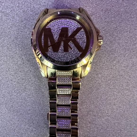 144 Michael Kors Watch with Bling - Picture 3 of 4